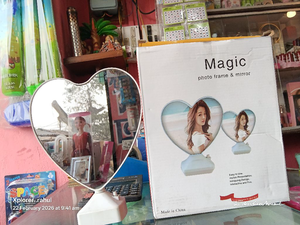 TRENDING MAGIC PHOTO FRAME