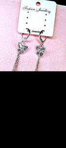 ✨ “Butterfly Crystal Chain Earrings – Elegant & Trendy Accessory” ✨